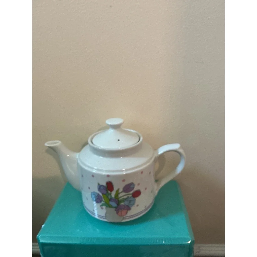 Unbranded vintage ceramic